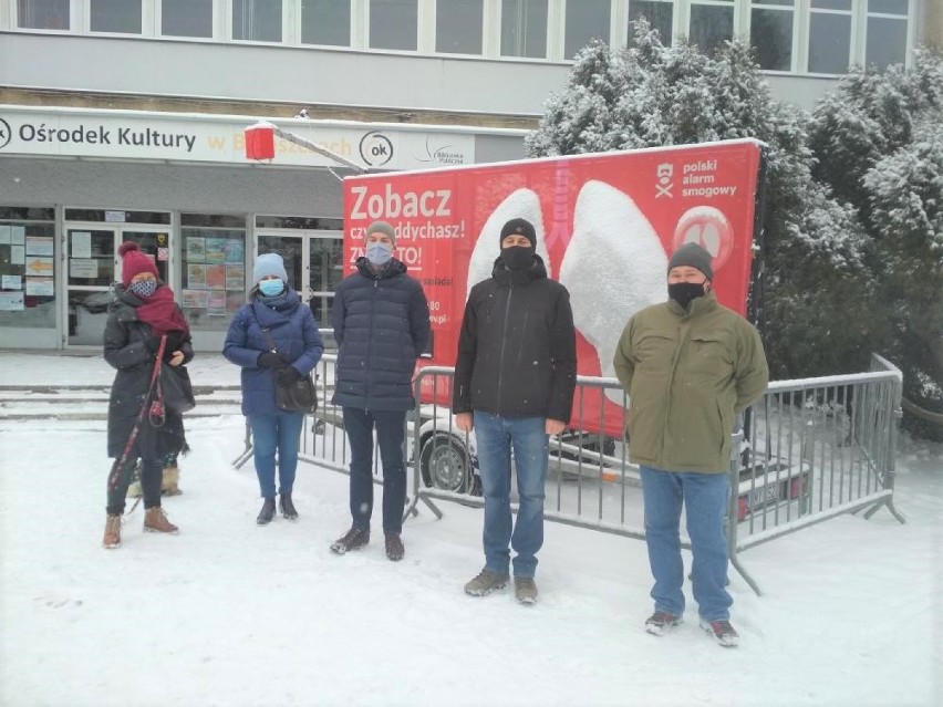 Przedstawiciele Alarmu Smogowego Brzeszcze oraz Wydziału...