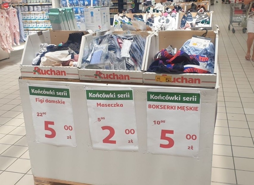 W hipermarkecie Auchan przy al. Jana Pawła II wystawiono na...