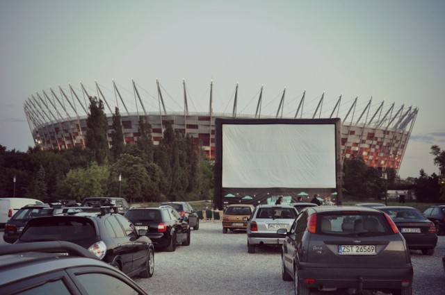 Kino samochodowe pod Narodowym. Jakie filmy zobaczymy w sierpniu?