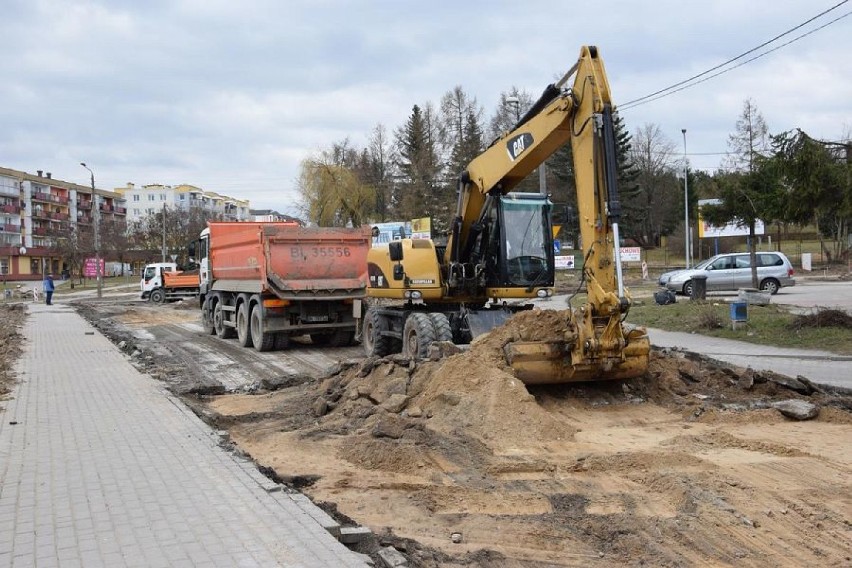 Praca wre na remontowanym odcinku dk63, która przechodzi...