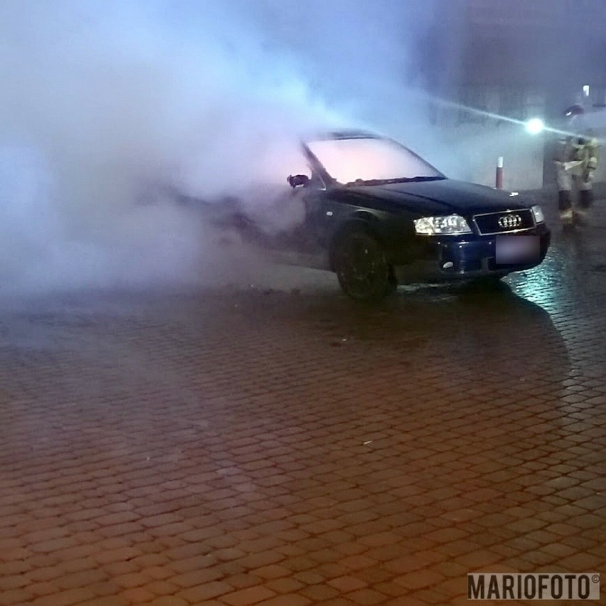 Pożar samochodu osobowego w Opolu.