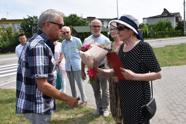 W uroczystości brała udział Zofia Wojtasik - żona uhonorowanego Józefa Wojtasika. 

W imieniu własnym oraz rodziny dziękowała ona całej Radzie Miejskiej za inicjatywę nazwania ronda imieniem jej męża.