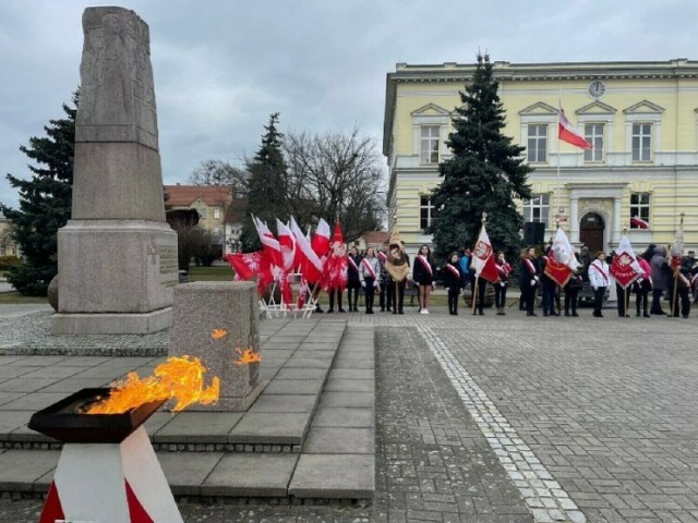 Zdjęcie z obchodów Narodowego Dnia Zwycięskiego Powstania Wielkopolskiego w Nowym Tomyślu.