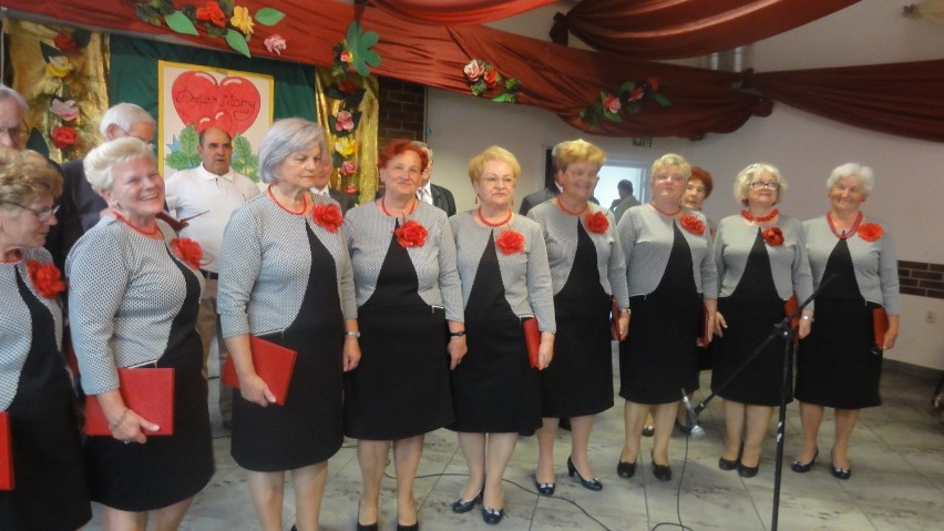 Dzień Matki w Klubie Seniora Ustronie w Skierniewicach