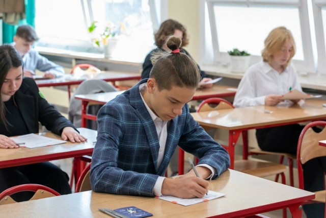 Uczniowie ósmych klas zmierzą się z testami z języka polskiego, matematyki oraz języka obcego nowożytnego