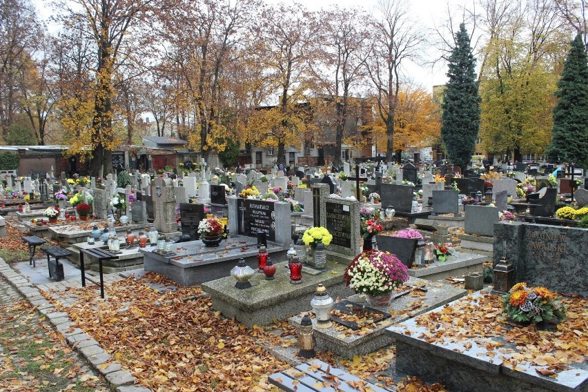 Cmentarz Mater Dolorosa w Bytomiu w piątek, 30 października...