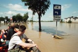 Powódź Tysiąclecia 1997. Racibórz zalany - Zobacz archiwalne zdjęcia DZ