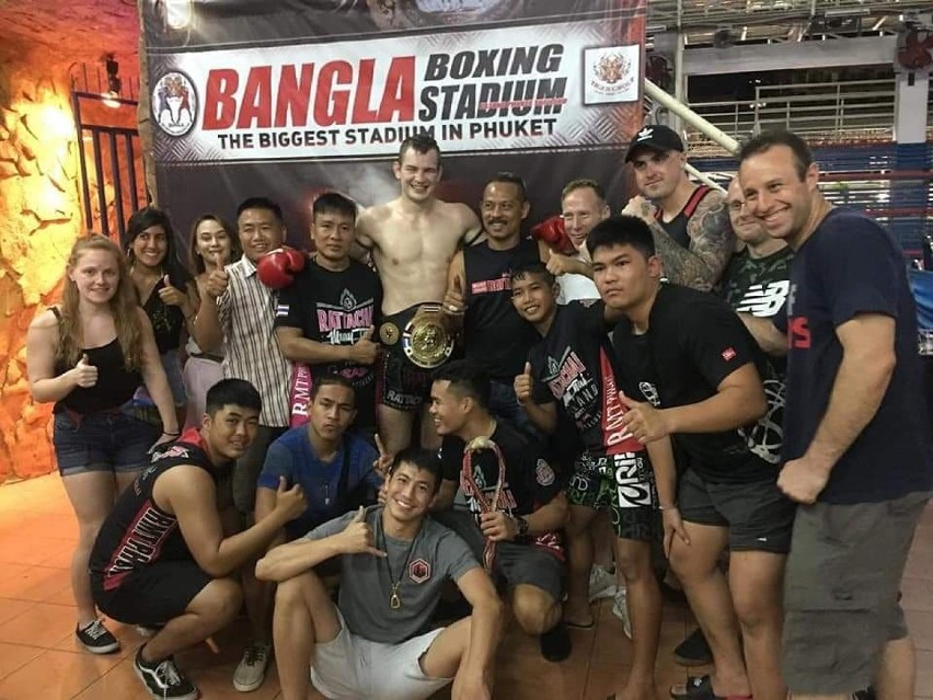 Mateusz Duczmal został mistrzem Bangla Boxing Stadium