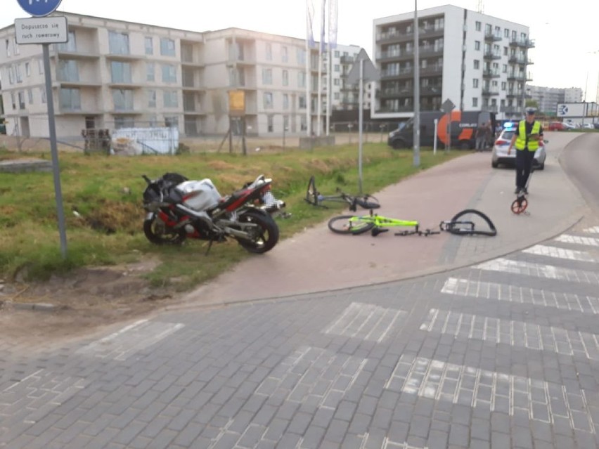 Rumia. Motocyklista wjechał w dwóch rowerzystów