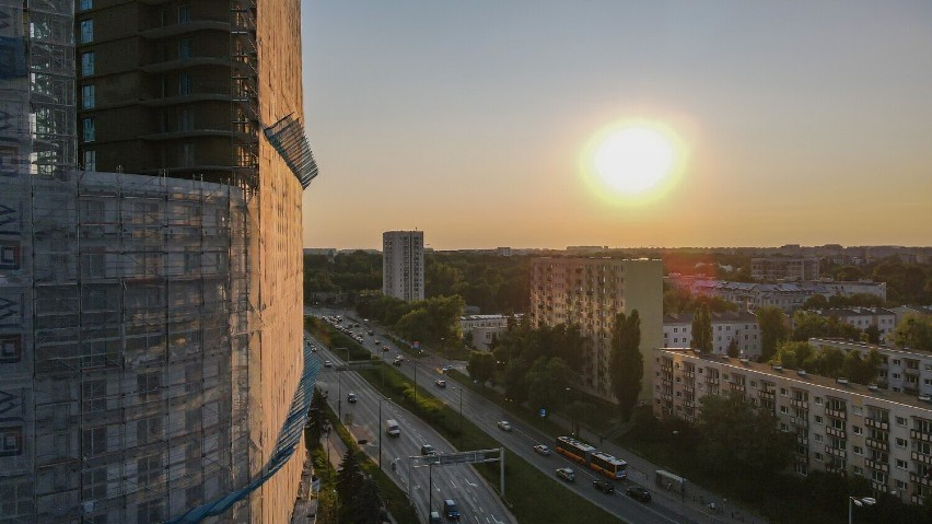 Ceny mieszkań w Warszawie wciąż „w górę”. Wzrost aż o kilkadziesiąt procent. Mieszkańcy uciekną ze stolicy? 