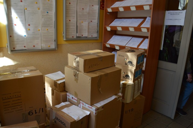Urząd Miasta w Żaganiu już nie przyjmuje darów dla Ukrainy. Trzeba je przynosić do PSP 4 na osiedlu Kolonia Laski
