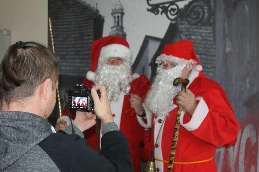 Św. Mikołajowie odwiedzili redakcję Życia Krotoszyna [ZDJĘCIA]