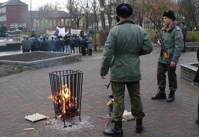 Nowa Sól. Happening w 30-rocznicę wprowadzenia stanu wojennego.