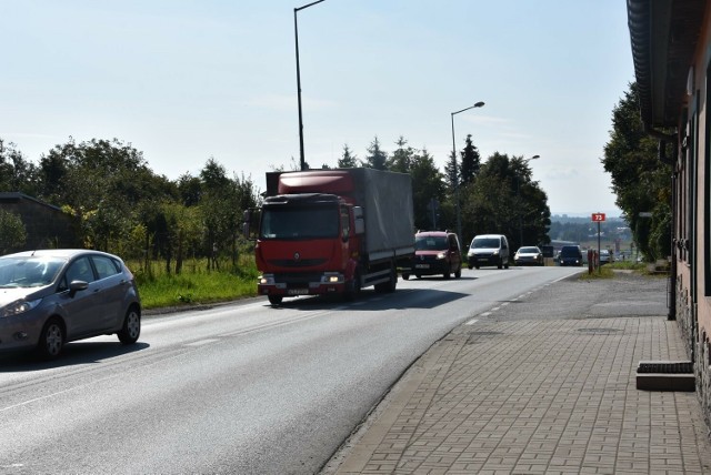 Na rondzie w centrum Lisiej Góry krzyżują się trzy ważne drogi: na Mielec, Kielce i Tarnów. Po wybudowaniu obwodnicy ruch na tym skrzyżowaniu będzie o wiele mniejszy.
