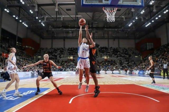 Pierwszy mecz koszykarek w Arenie Gorzów zgromadził 4-tysięczną widownię.