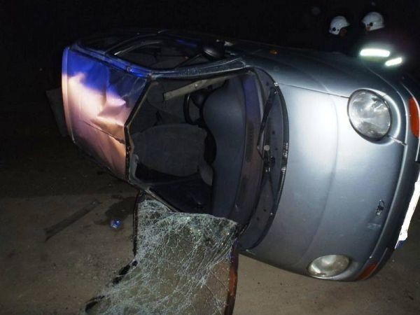 Wypadek Stary Sącz: pijany kierowca doprowadził do przewrócenia pojazdu