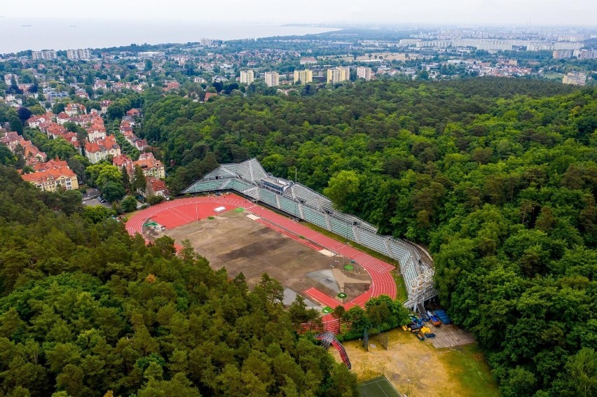 To jedyny taki stadion w Europie. Stadion Leśny w Sopocie...