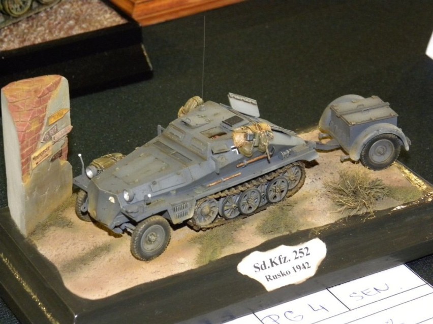 Model ubiegłorocznego festiwalu, Sd.Kfz.252 - opancerzony...