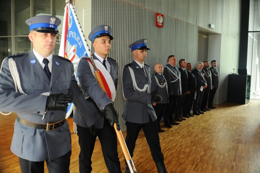 Święto policji w Krakowie. Wręczono odznaczenia i medale [ZDJĘCIA]
