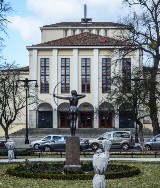 Remont teatru w Bydgoszczy jest niezbędny. Łukasz Gajdzis chciałby więcej miejsc na widowni i taras z widokiem na park