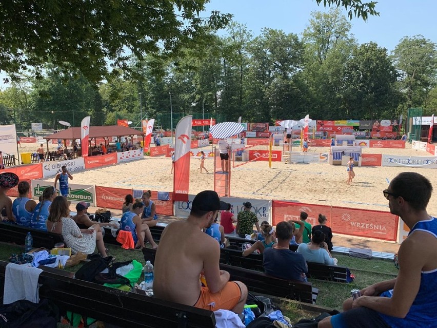 Ogólnopolski Turniej Siatkówki Plażowej  "Plaża Wrze 2020" - zobacz, co dzieje się na boisku! [GALERIA]
