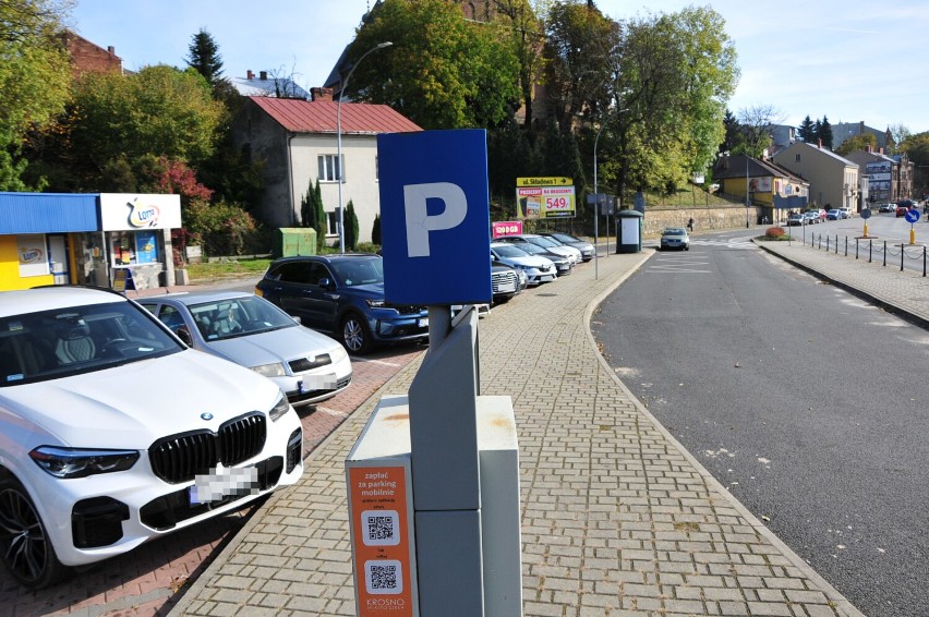 Będzie przebudowa parkingu przy ul. Podwale w Krośnie. Przybędzie miejsc postojowych