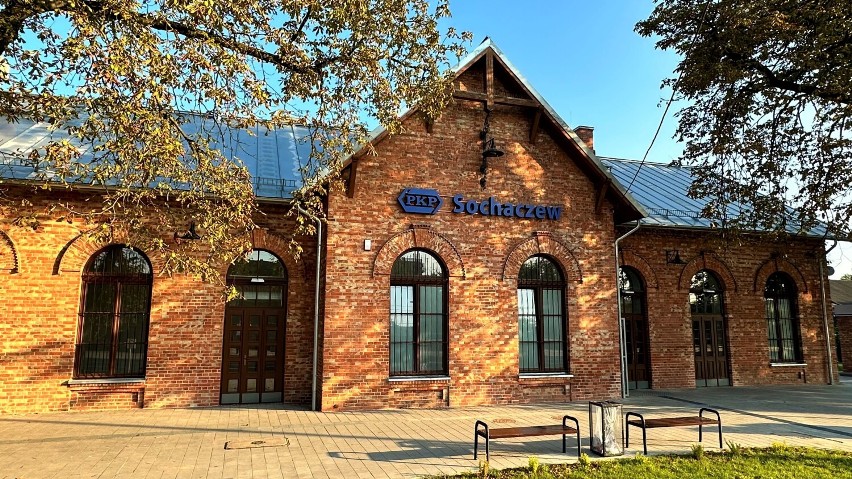 Zabytkowy dworzec w Sochaczewie zmodernizowany. Ma być jedną z wizytówek miasta. Przebudowę nadzorował konserwator zabytków 