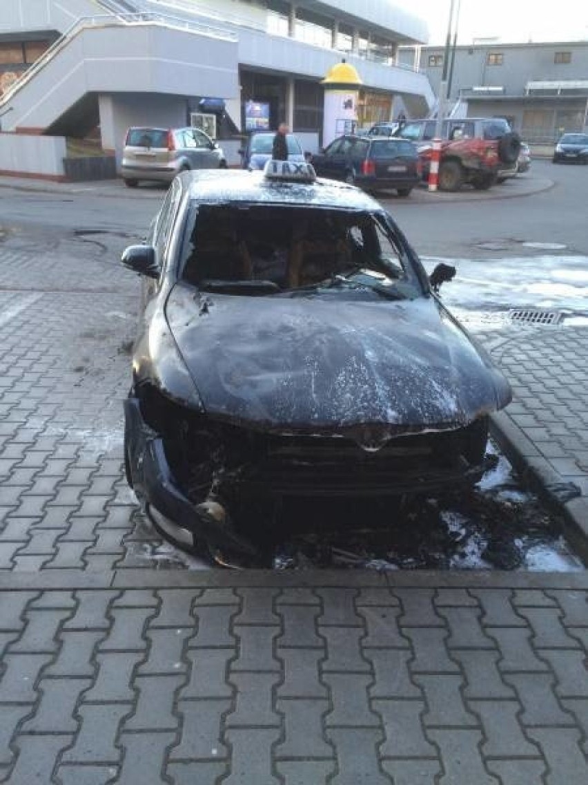 Nowy Sącz. Pożar samochodu na ul. Nawojowskiej