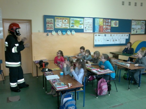 Spotkanie strażaków z uczniami SP w Kowalewie