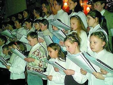Kolędy zaśpiewały dzieci z dobrze już wszystkim znanego chóru ,,Jutrzenka&amp;#8217;&amp;#8217;.