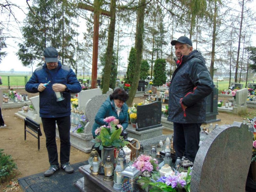 Dzień Zaduszny i najmniejsze cmentarze w naszym powiecie 