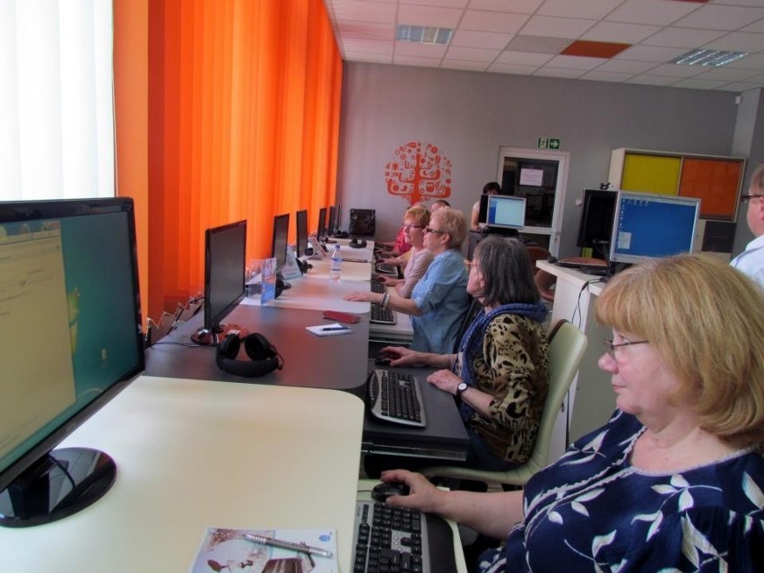 Piekary Śląskie: Latarnicy w piekarskiej bibliotece miejskiej