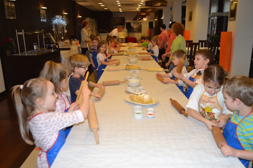 Przedszkole Radość w Kwidzynie. Świąteczne wypieki w Zielonym Pieprzu