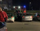 Sosnowiec: Tragiczny wypadek na ul. Piłsudskiego. Samochód z ogromną prędkością uderzył w słup, kierowca zginął [ZDJĘCIA]