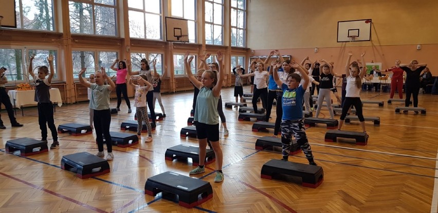 Pierwszy maraton fitness zorganizowała Jolanta Dolata z sycowskiego Stowarzyszenia Zdrowie-Ruch-Kondycja (GALERIA)