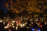 Organizacja ruchu w okresie Wszystkich Świętych w Płocku. Jak funkcjonować będą cmentarze i parkingi 1 listopada i w pobliskie dni?