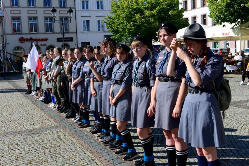 Na kościerskim Rynku uczcili 76 rocznicę wybuchu Powitania Warszawskiego [ZDJĘCIA]