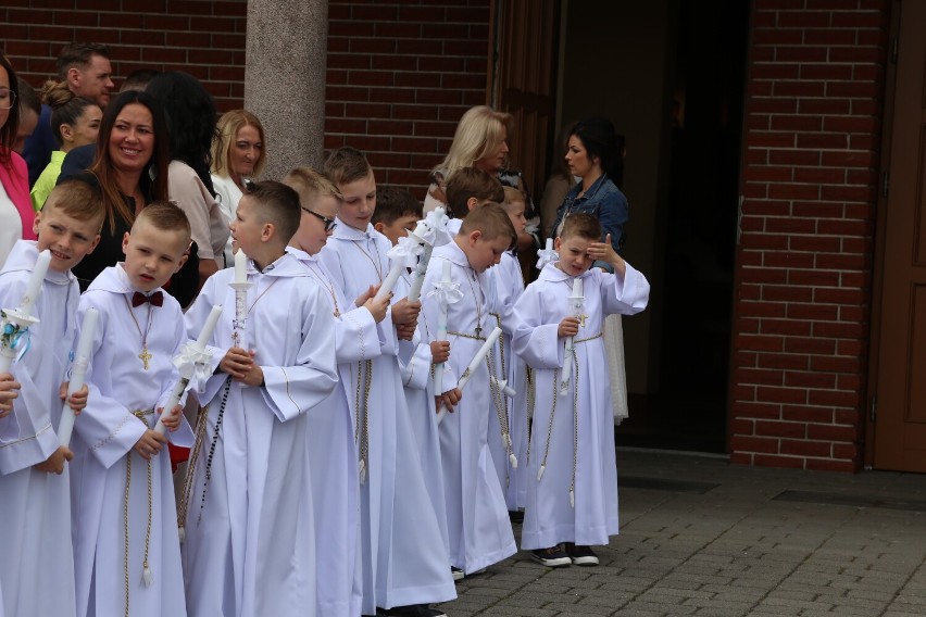 Dzieci z parafii Świętego Józefa Opiekuna Kościoła z Wolsztyna przystąpiły do I Komunii Św. 