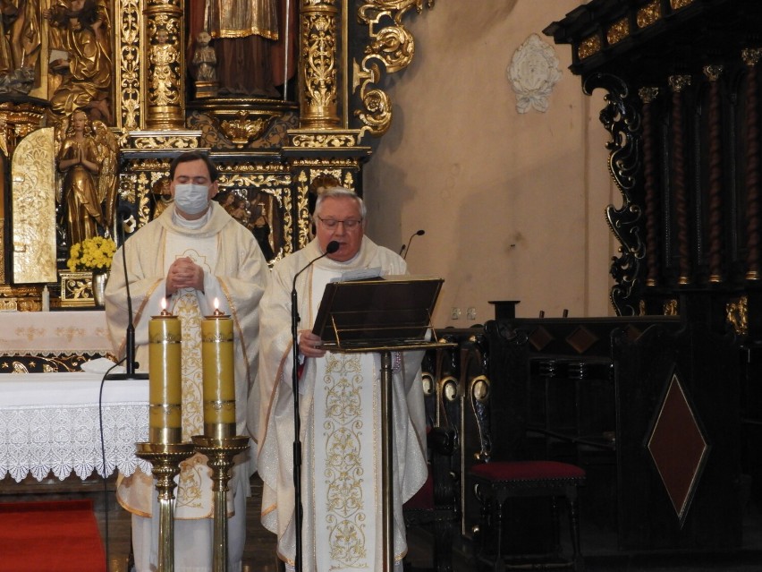 Koźmin Wlkp. Wolność to wielki dar i zadanie. Nie należy zapominać o bohaterach- o tych prawdach przypominano podczas Eucharystii w kościele