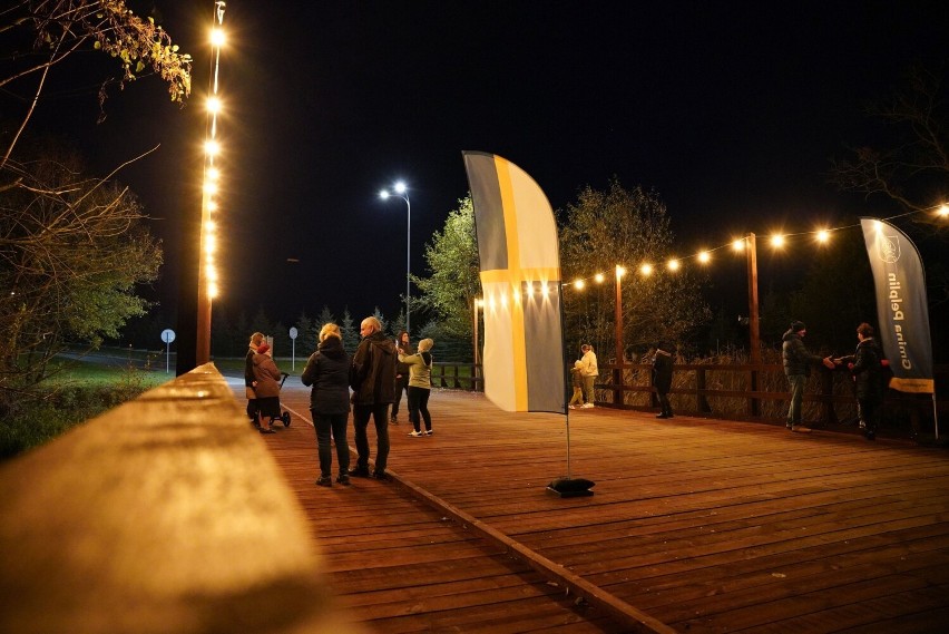 Zakończono modernizację drewnianego mostu nad rzeką Wierzycą...