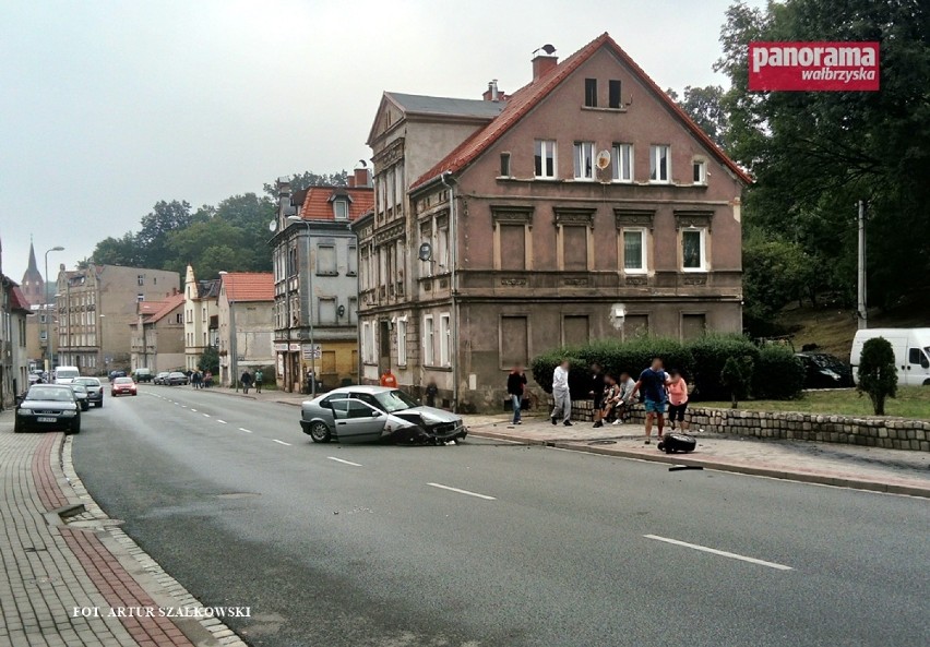 Kolizja drogowa na ul. 11 Listopada w Wałbrzychu