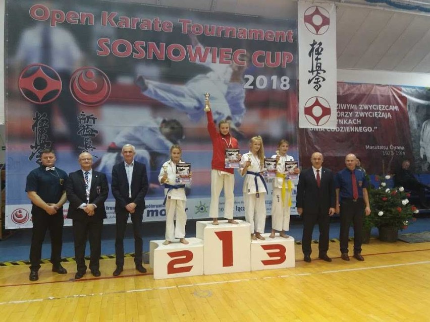 Zawodnicy Uczniowskiego Klubu Karate Shinkyokushinkai „OBI” z Wałbrzycha udanie walczyli w Sosnowcu