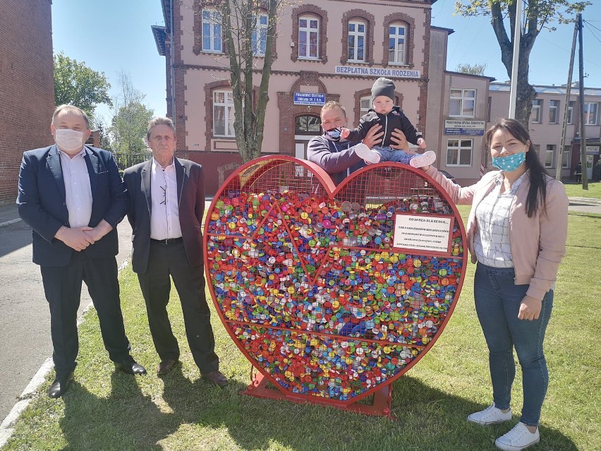 Nowy Dwór Gdański: Akcja zbierania plastikowych nakrętek już przyniosła pierwsze owoce!