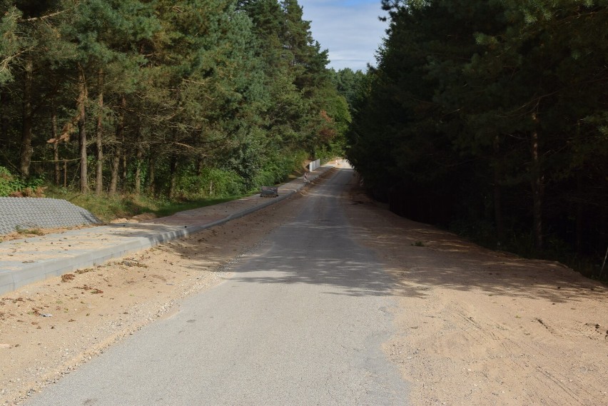 Porzucony remont drogi w gminie Bakałarzewo. Starosta obiecuje, że lada dzień prace będą wznowione 