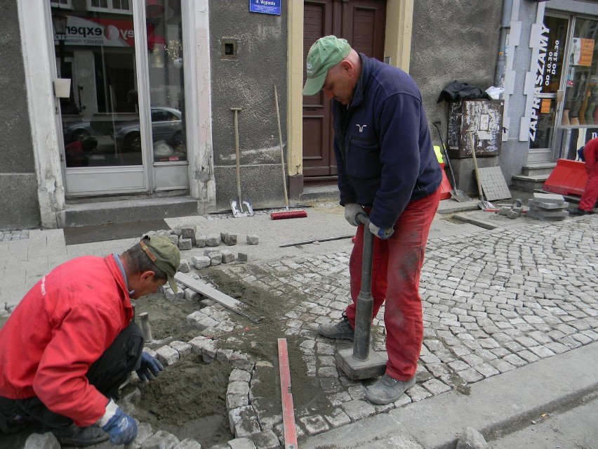 Sezon rozkopów na Głównym Mieście w Gdańsku. Nowa kostka brukowa na Węglarskiej