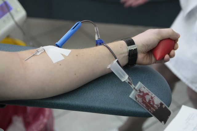Mikołajkowa zbiórka charytatywna dla dzieci - oddaj krew, podaruj słodycze