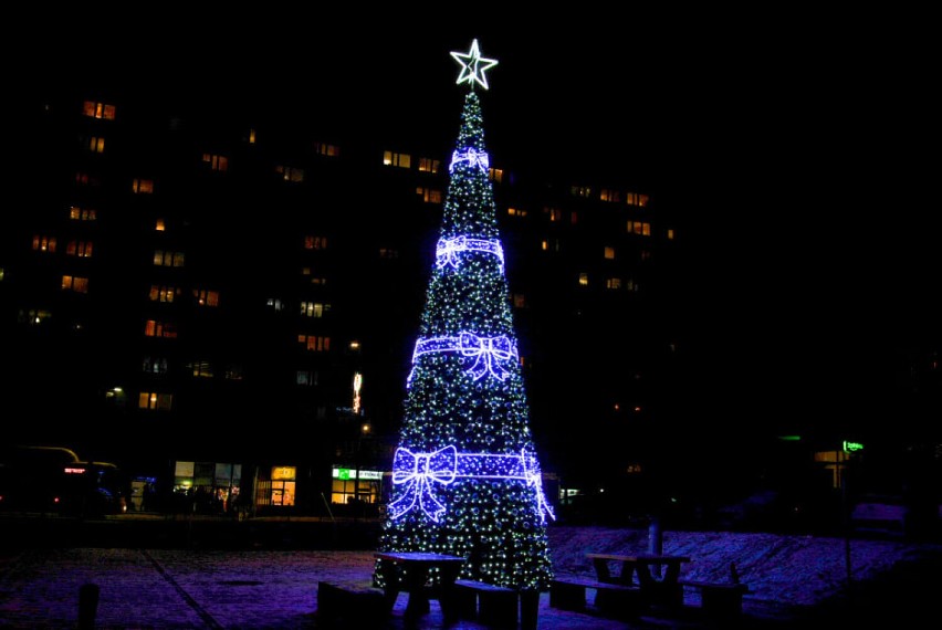 Ruda Śląska: Coraz bliżej Święta! W Rudzie Śląskiej instalują świąteczne iluminacje 