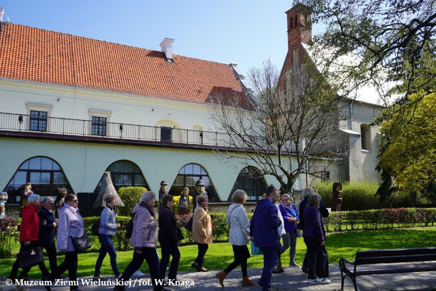 Spacer „szlakiem czterech religii” po Wieluniu FOTO 