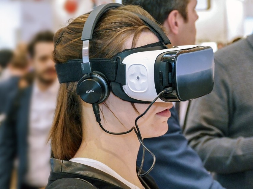 Jednym z elementów nowoczesnej pracowni będą zestawy okularów VR