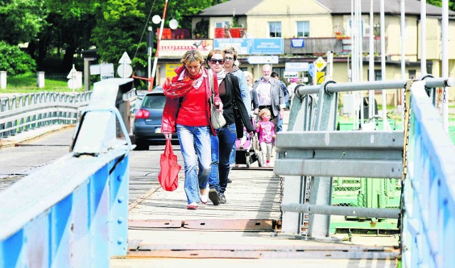 Most w Sobieszewie został uszkodzony przez zbyt ciężki pojazd ponad 2 tygodnie temu